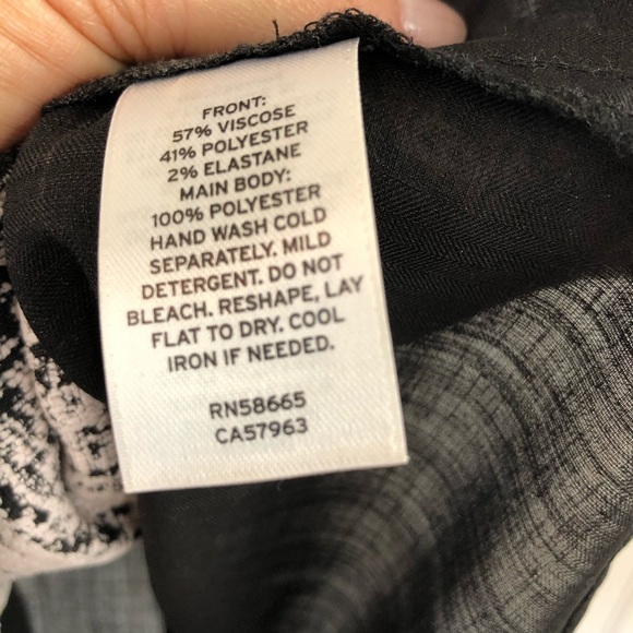 Trouve’ Women’s Mixed Material Sleeveless Top M - Picture 12 of 13